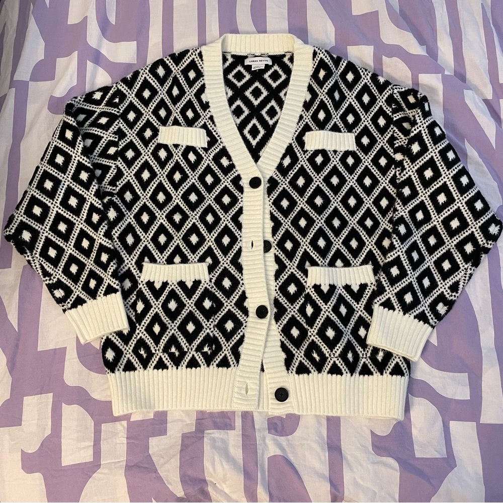 Urban Revivo Black and White Cardigan